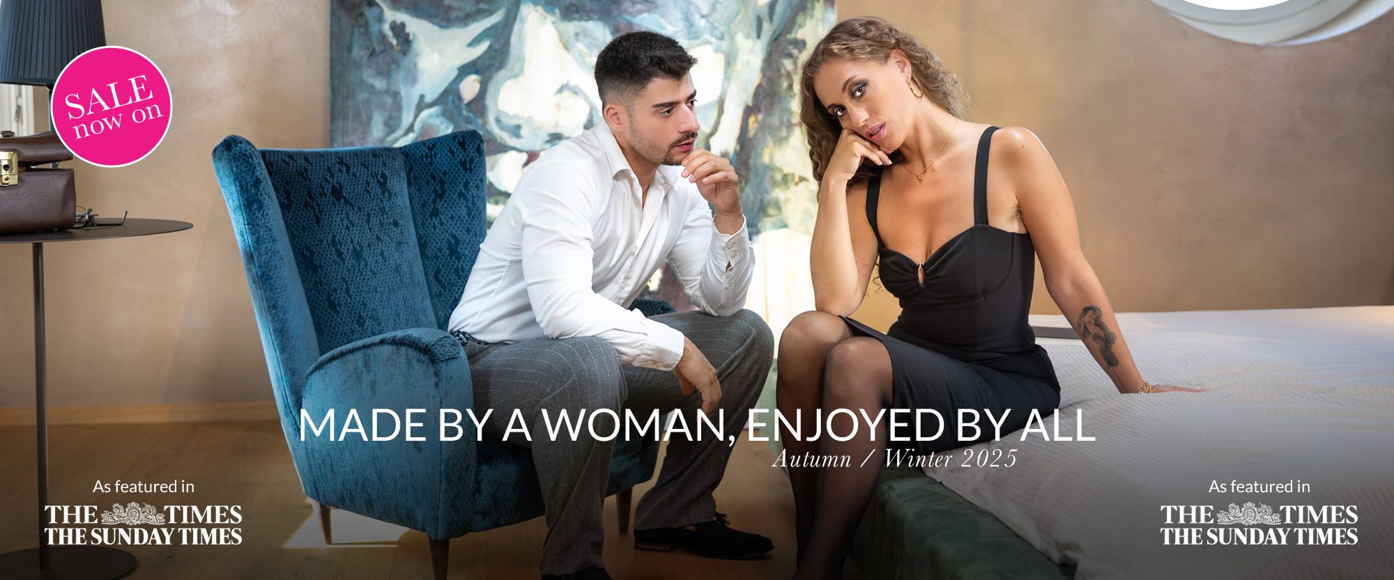 Oyoqlarini yoygan yalangoch ayollarning yaqindan olingan fotosuratlari